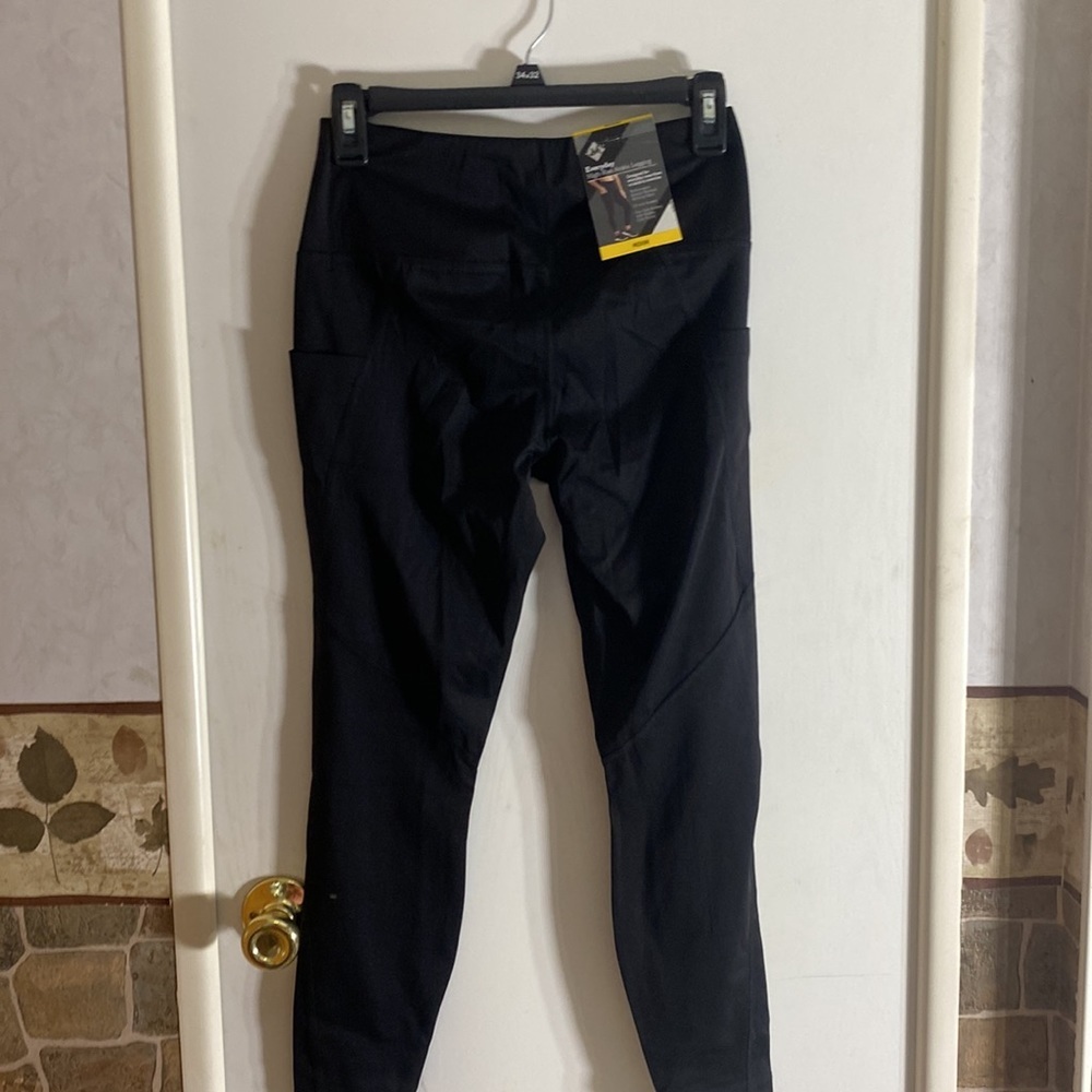 Nwt Members mark legging - Picture 4 of 7